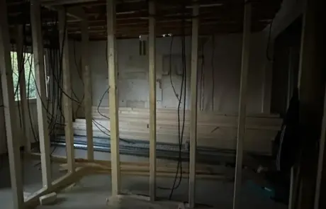 sanierungsfahrplan-isfp-spandau-berlin-015 Innendämmung der Außenwände und fachgerechte Fenstermontage im Altbau während der energetischen Baubegleitung.